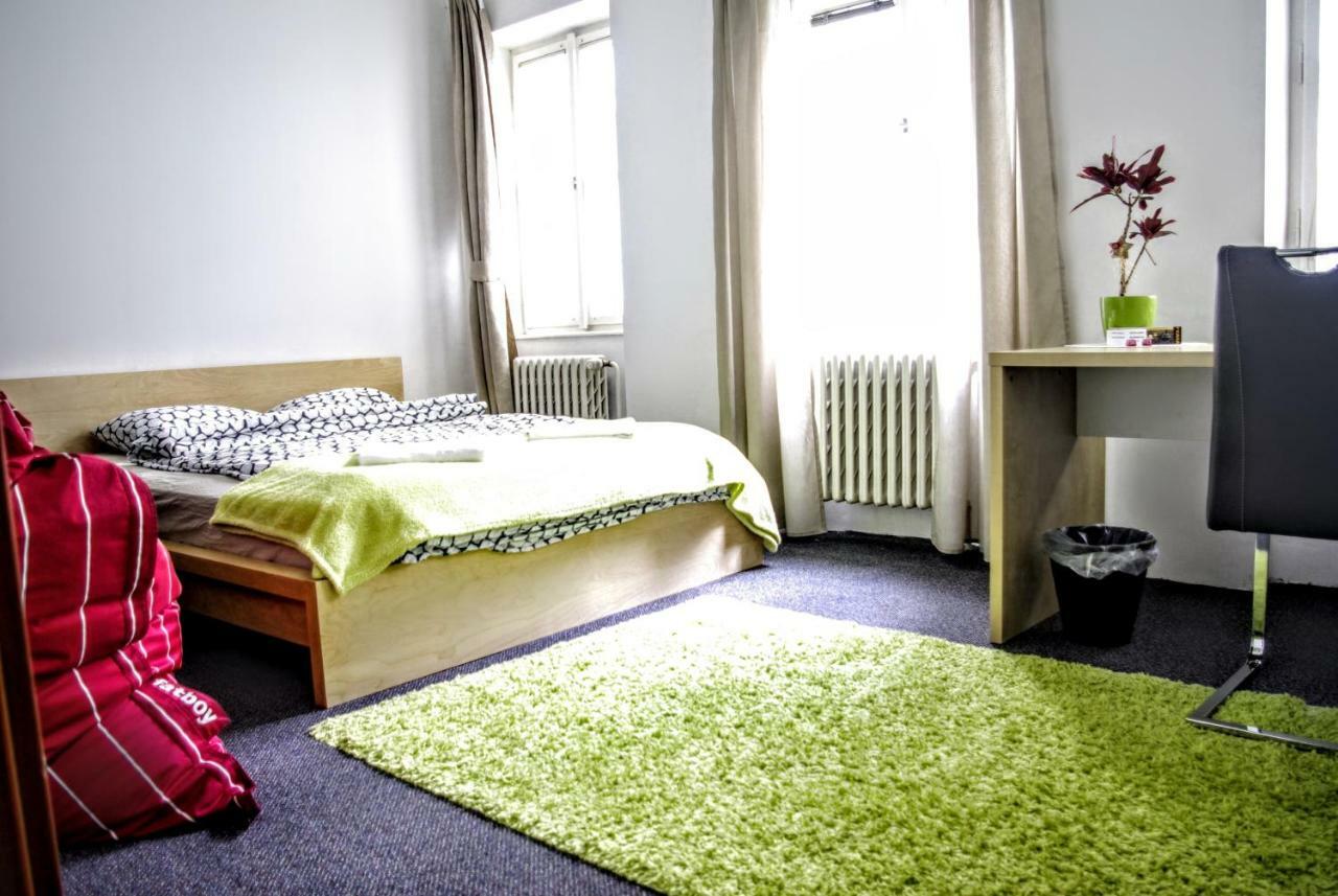 Quiet Courtyard Apartment Praag Buitenkant foto