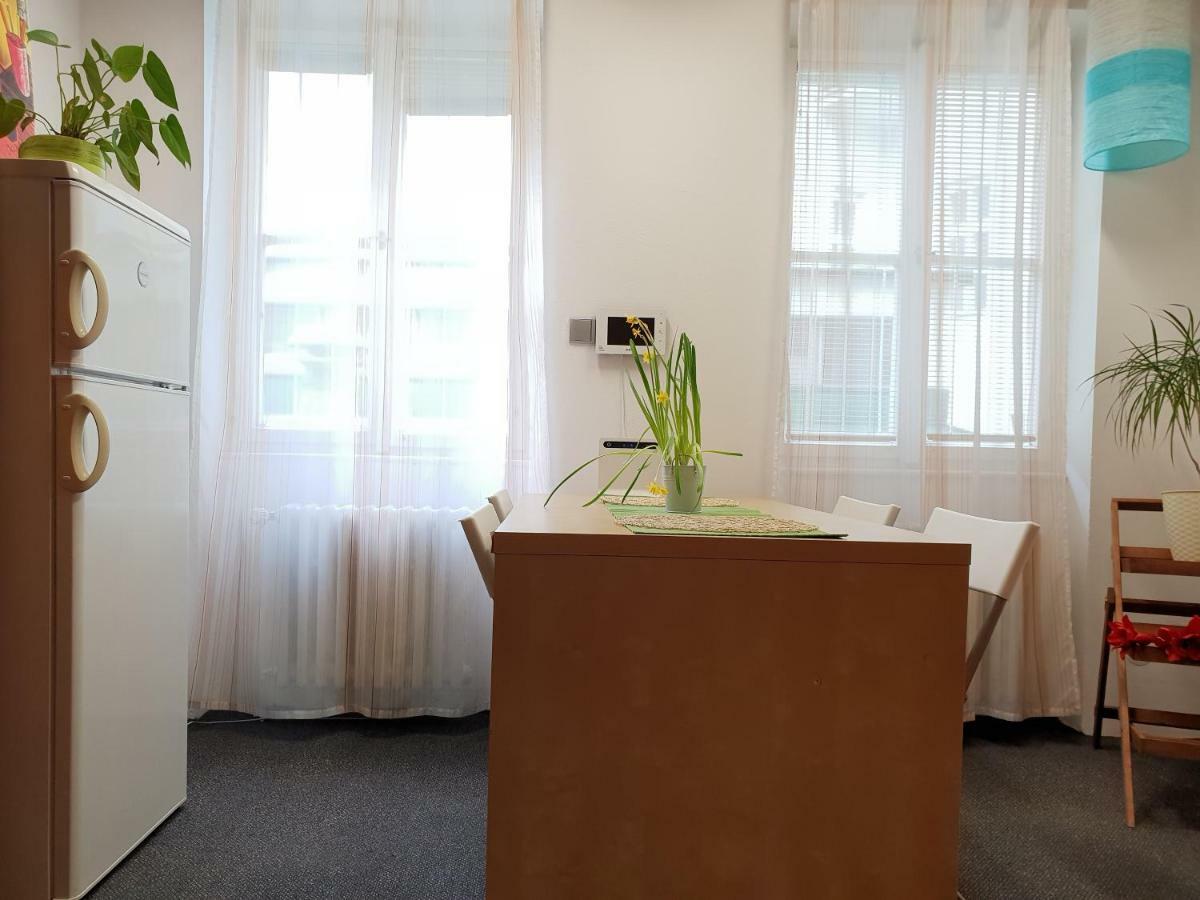 Quiet Courtyard Apartment Praag Buitenkant foto